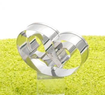 Präge-Ausstecher Breze Edelstahl 8cm