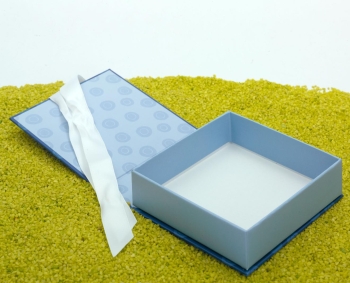 Geschenkschachtel mit Schleife - Herzlichen Glückwunsch 10 x 10 cm