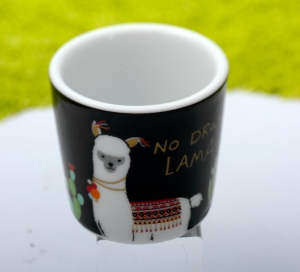 Eierbecher aus Porzellan No Drama Lama!