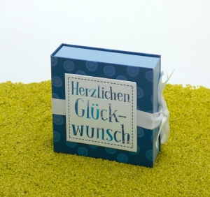 Geschenkschachtel mit Schleife - Herzlichen Glückwunsch 10 x 10 cm